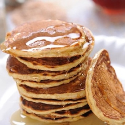 Wielozbozowe-pancakes-z-otrebami-na-maslance